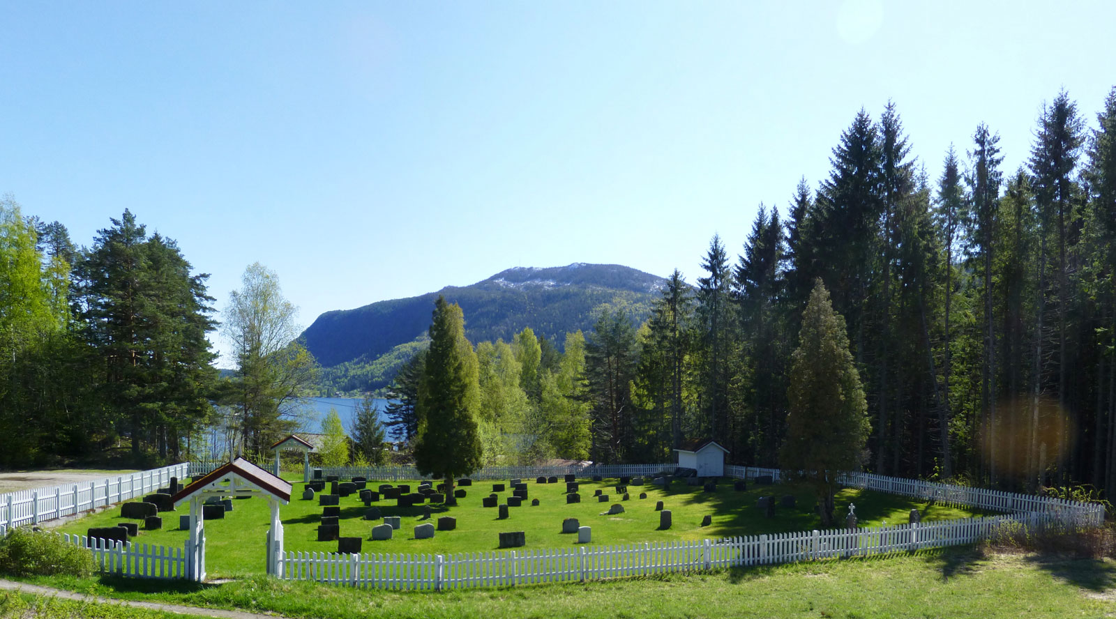 Kyrkjegarden har fin utsik mot Bergsto